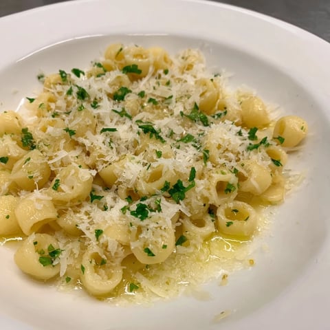 One-Pot Garlic Butter Ditalini pasta, creamy and rich, garnished with fresh parsley and Parmesan.