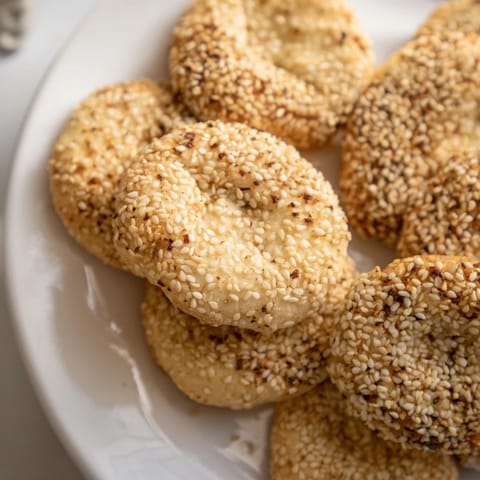 These delightful Palestinian Kahk Cookies, with their sweet date filling, invite you to a comforting Middle Eastern dessert.